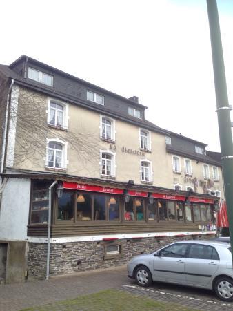 La Chatelaine aux Chevaliers