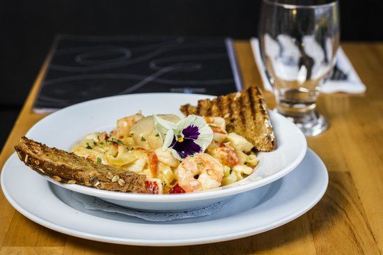 The Clove Hitch Bar & Bistro