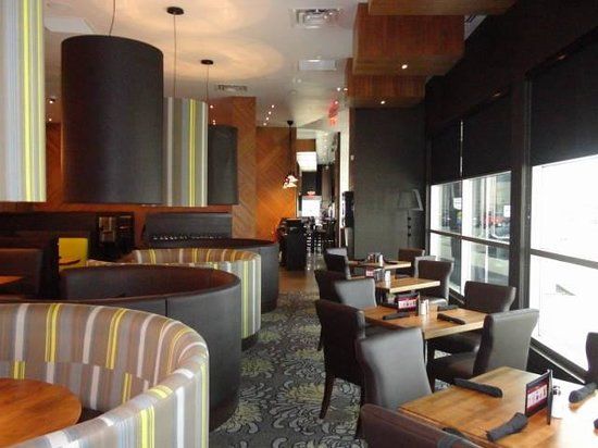 Moxie's Courtneypark Grill & Bar