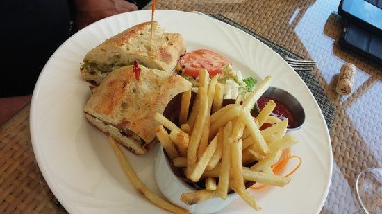 Sea Breeze Lounge & Terrace