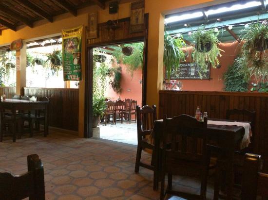 Comedor y Pupuseria Mary