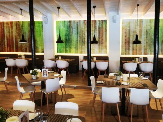 Zacarys Bistro at CLC Sunningdale Village