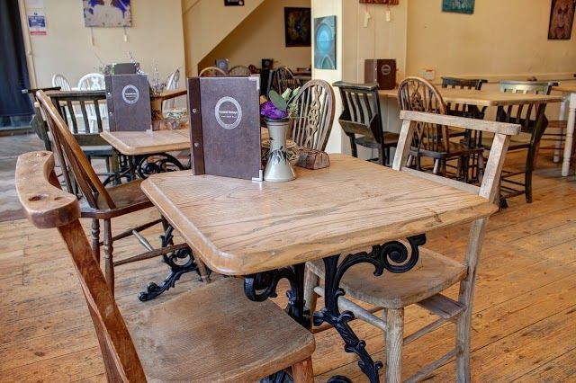 Hundred Monkeys Cafe