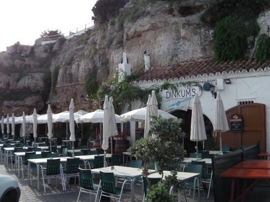Dinkums Bar-Restaurante