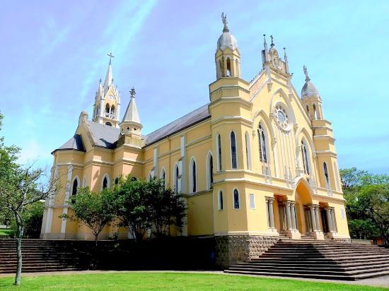 Igreja Matriz São João Batista e Santuário de Nossa Senhora Aparecida