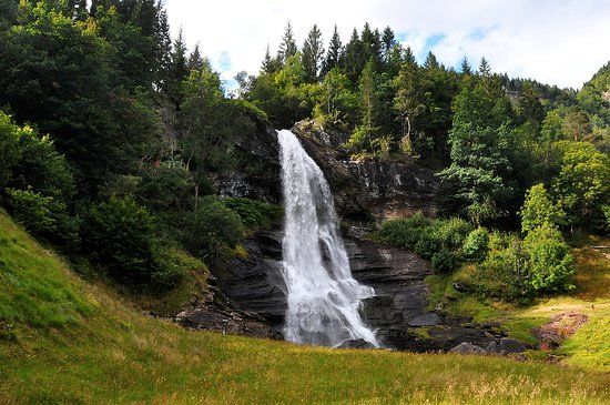 Cascade de Steinsdalfossen