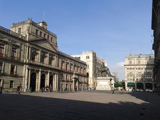 Plaza Tolsá