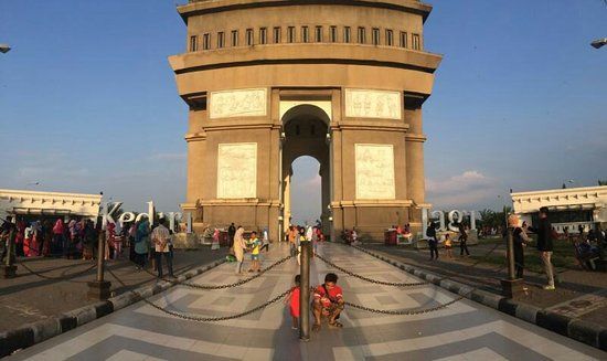Simpang Lima Gumul Monument