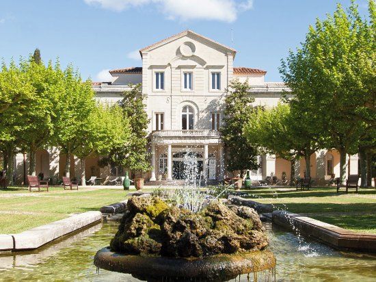 Musée et Source PERRIER