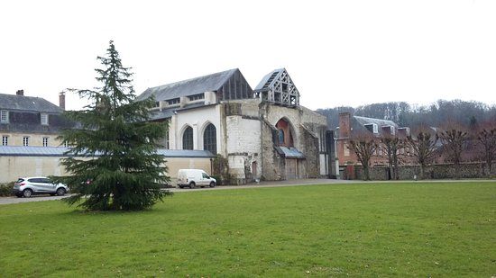 Abbaye Notre-Dame du Pré