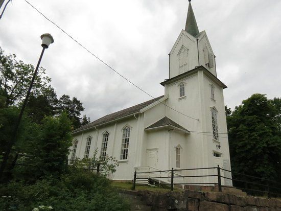 Holmsbu Church