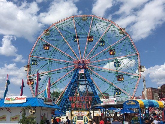 Deno's Wonder Wheel Park