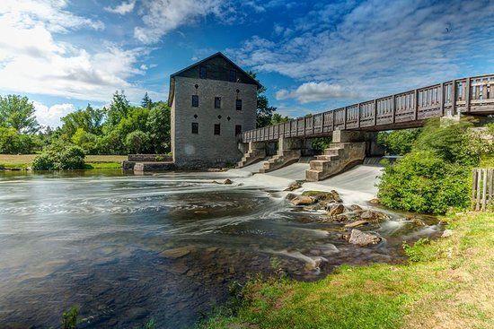 Lang Pioneer Village Museum