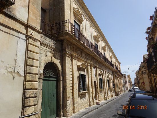 Palazzo Castelluccio