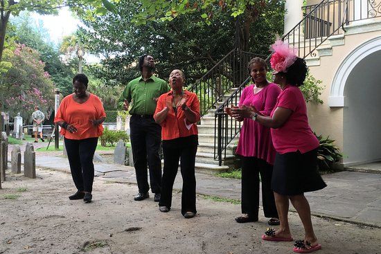 Ann Caldwell & the Magnolia Singers