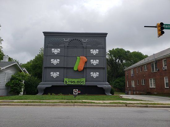 World's Largest Chest of Drawers