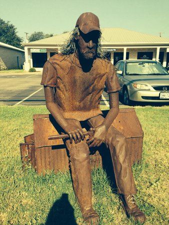 Magnolia's on the Square