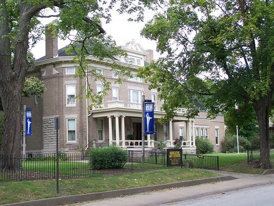 Laura Musser McColm Historic District