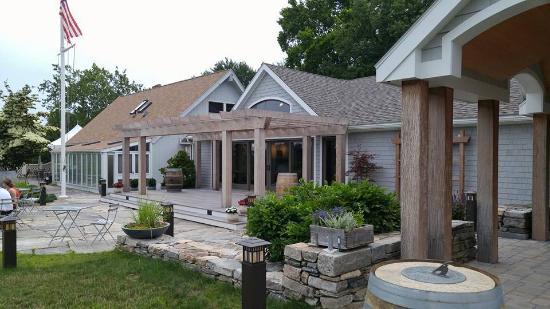 Stonington Vineyards