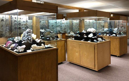 Crater Rock Museum