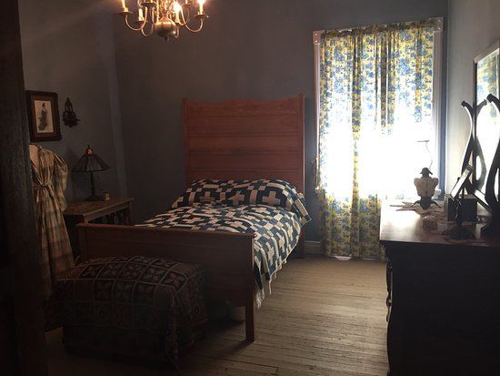 Chisholm Trail Museum and Governor Seay Mansion