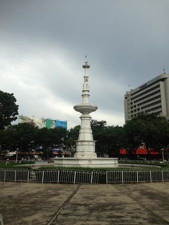 Fuente Osmena Circle