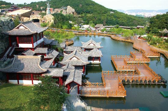 Huaxiacheng Tourism Scenic Area