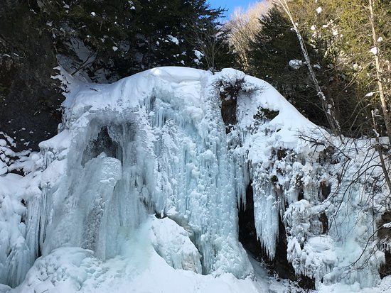 Zengoro no-Taki Waterfall