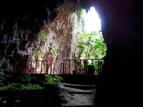 Nakahara Limestone Cave