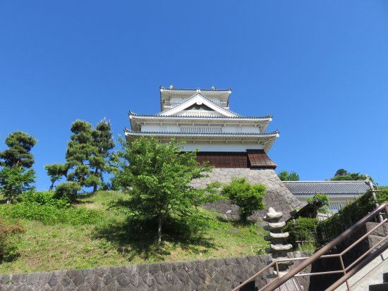 Kaminoyama Castle