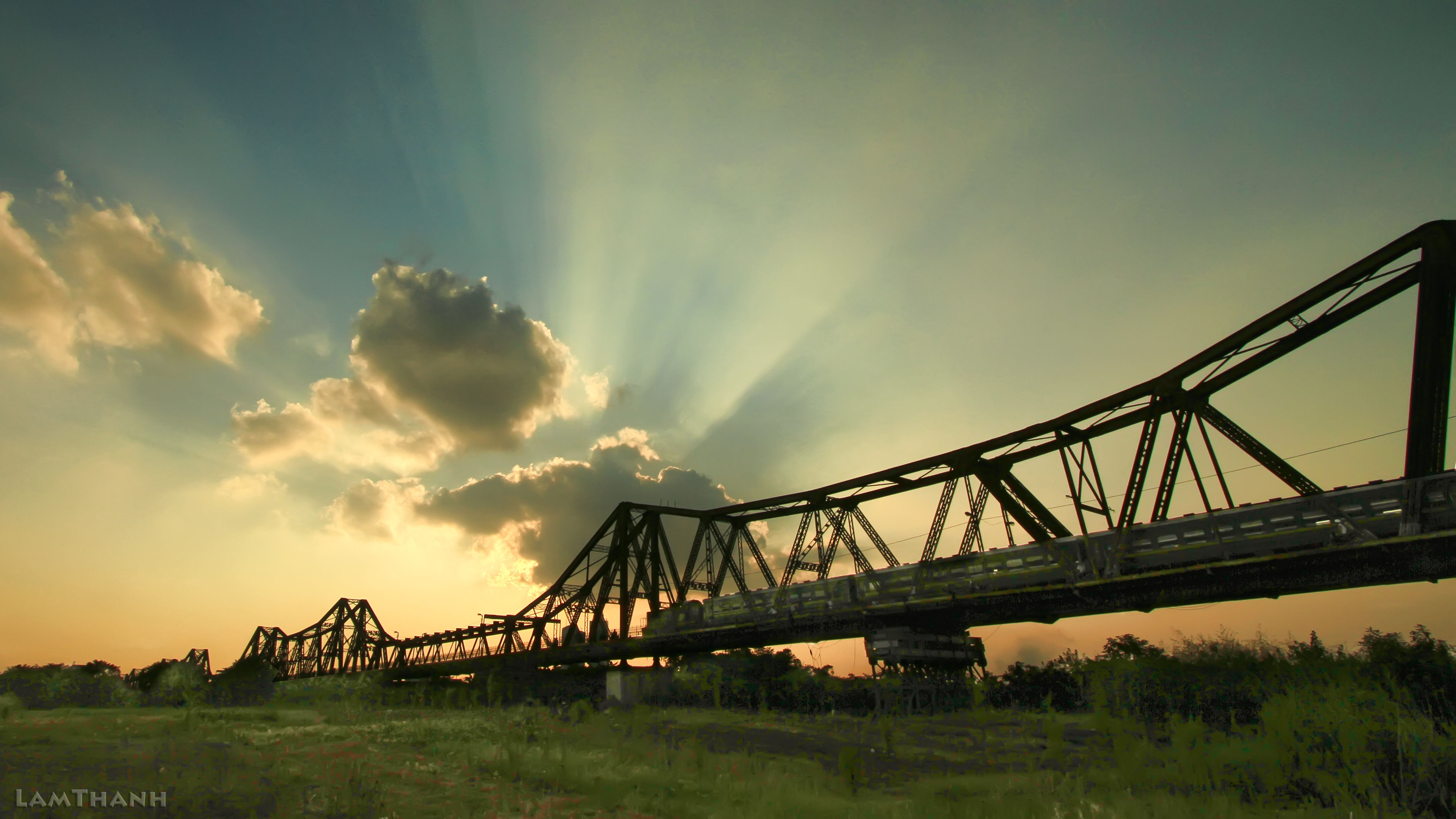 Long Bien Bridge