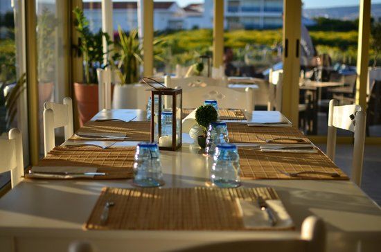 Sunset Breeze Restaurant & Lounge