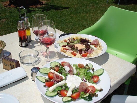 Christatsos Beach Restaurant