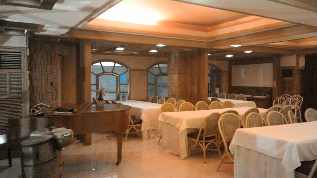 The Singing Cooks & Waiters