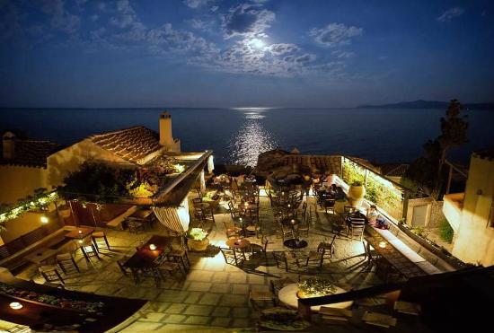 Enetiko Cafe & Cocktail Bar