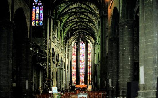 Collegiale kerk Onze-Lieve-Vrouw en Domitianus van Hoei