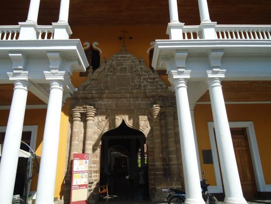 Casa de los tres mundos