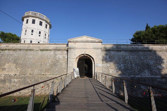 Fort Pula