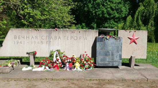 Sowjetischer Ehrenfriedhof