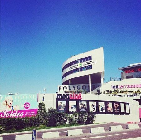 Polygone Shopping Centre