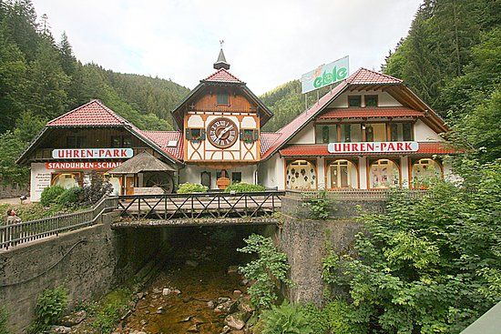 Weltgrosste Kuckucksuhr