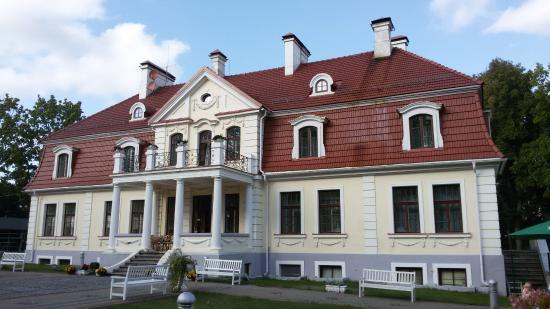 Svente Manor and the Museum of Military Vehicles