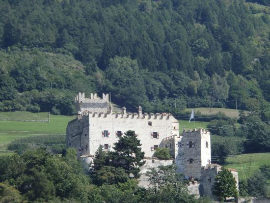 Castel Coira