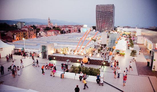 Shopping Center Molo 8.44