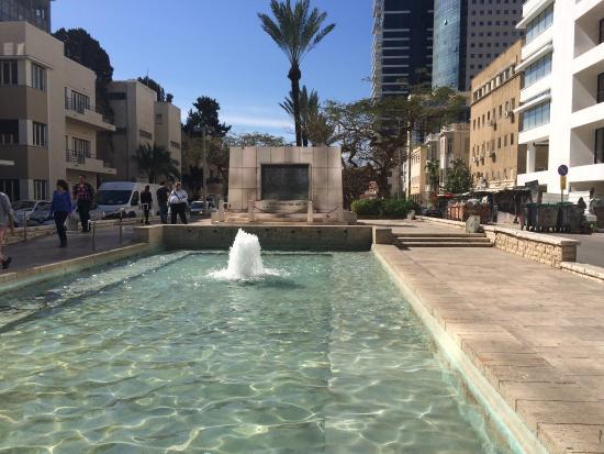 Monument en Fontein voor Stichters van Tel Aviv