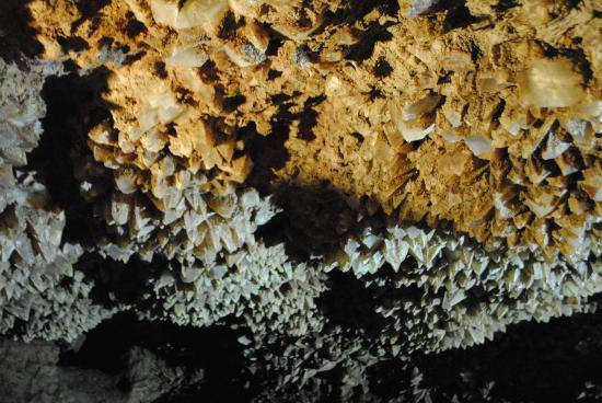 Sitting Bull Crystal Caverns