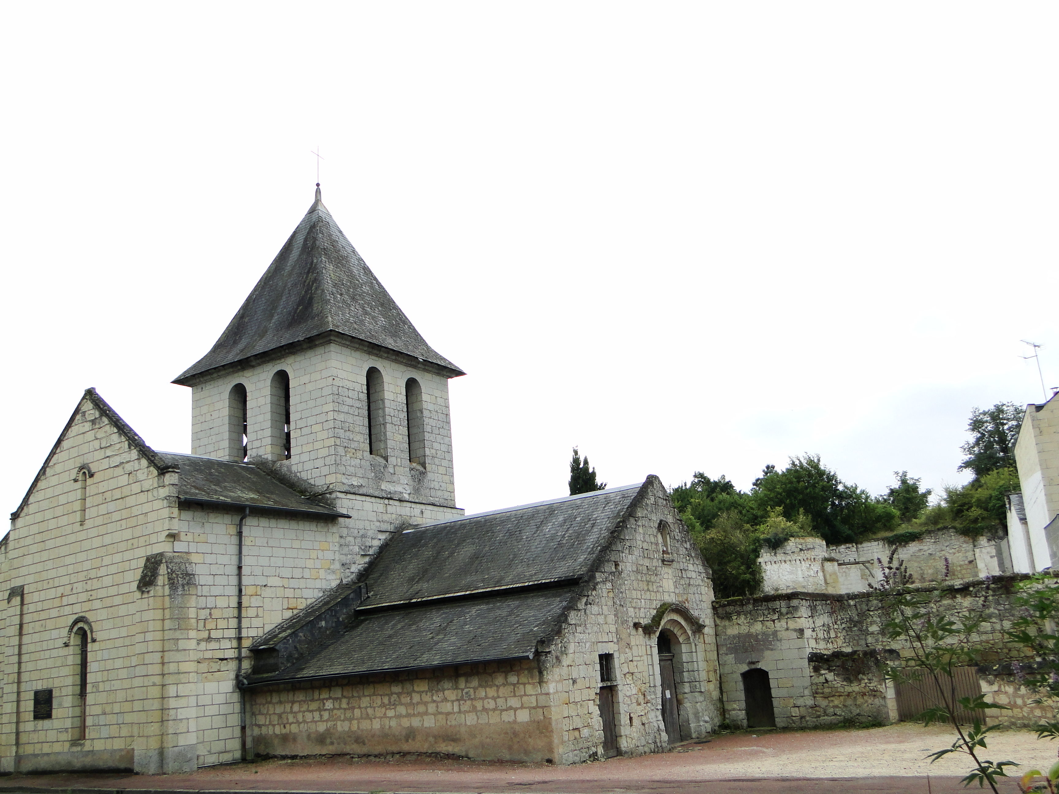 Eglise Saint-Hilaire-des-Grottes
