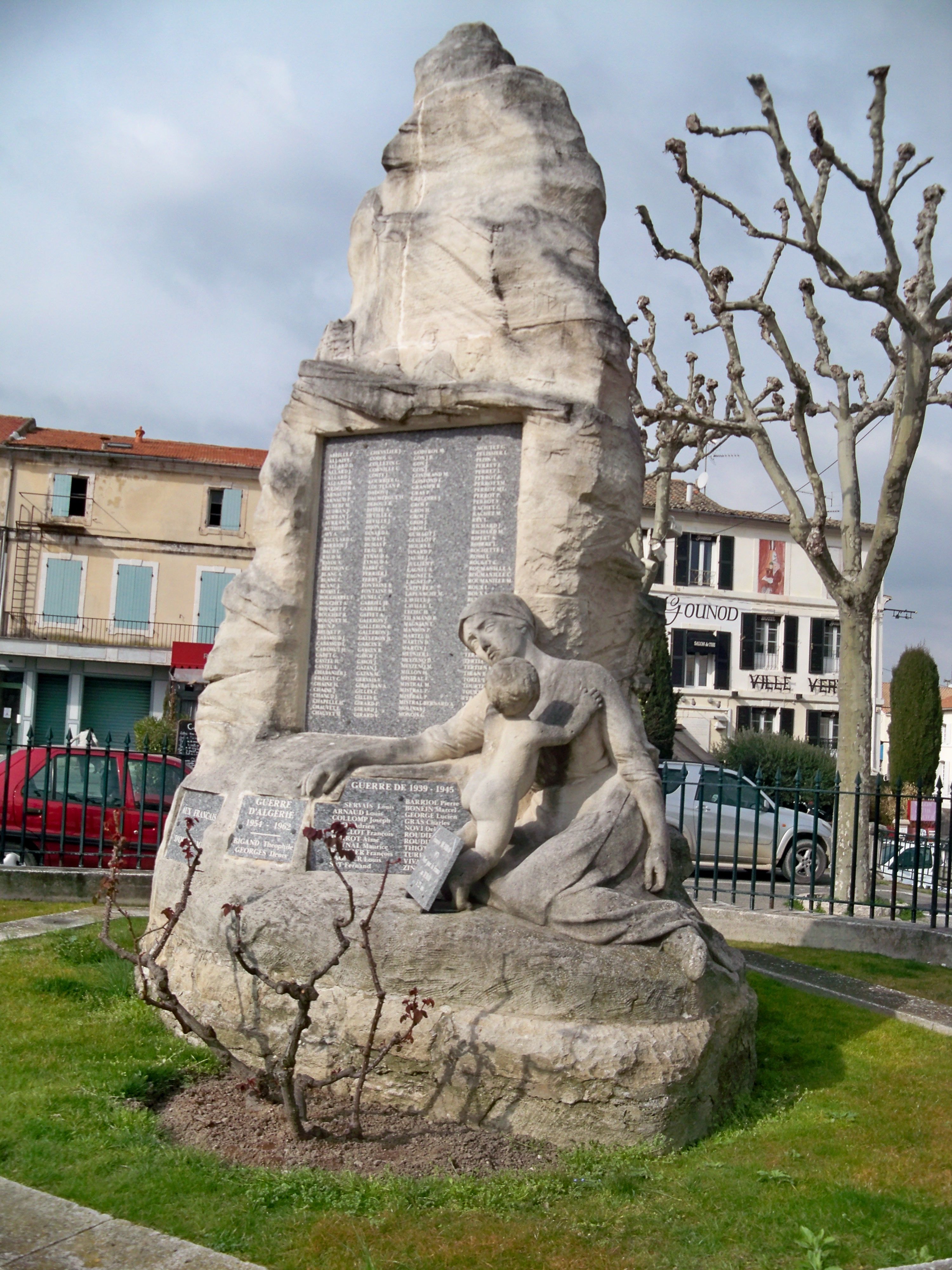 monument aux morts de Saint-Rémy-de-Provence