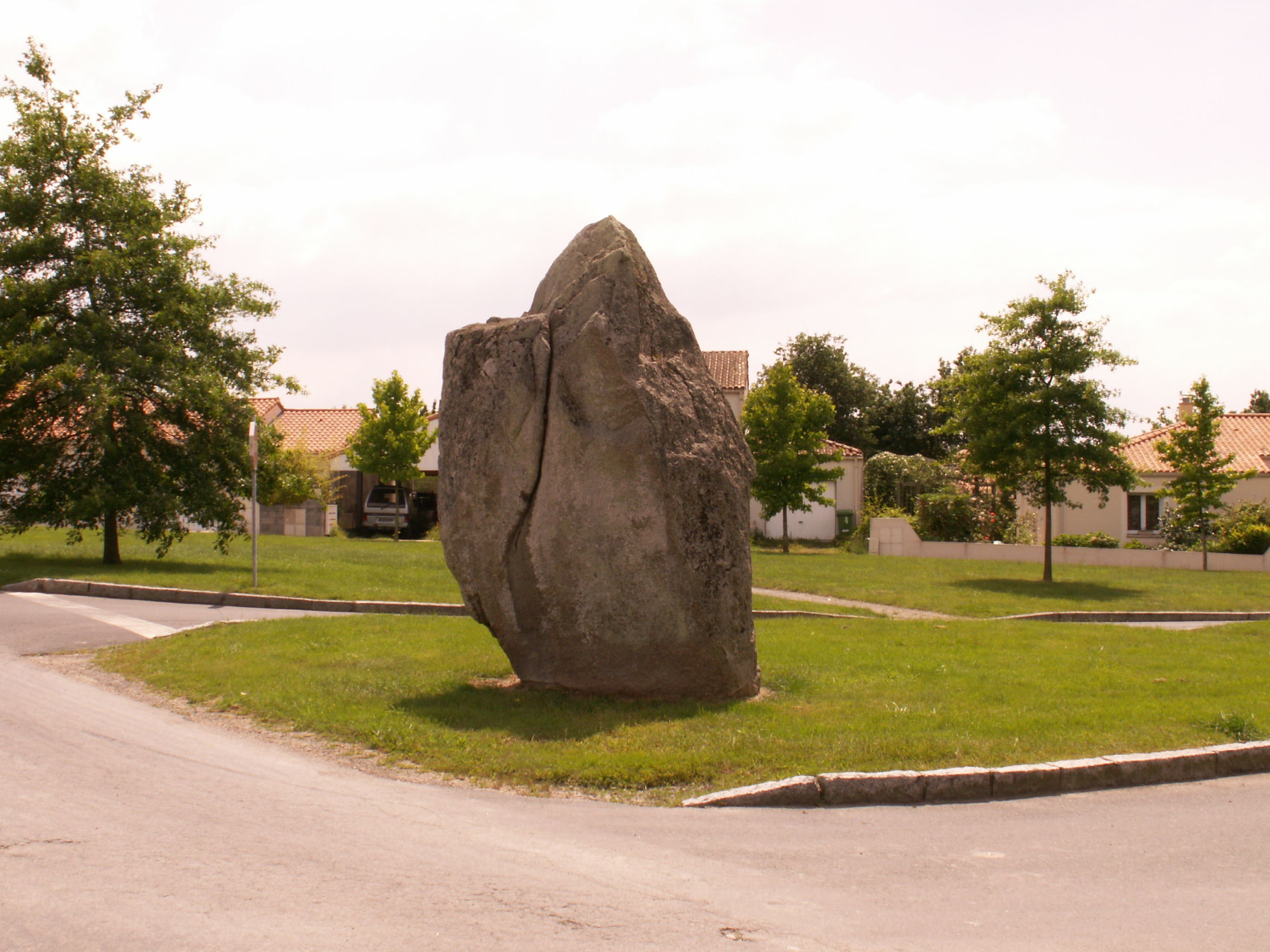 Haute-Lande menhir