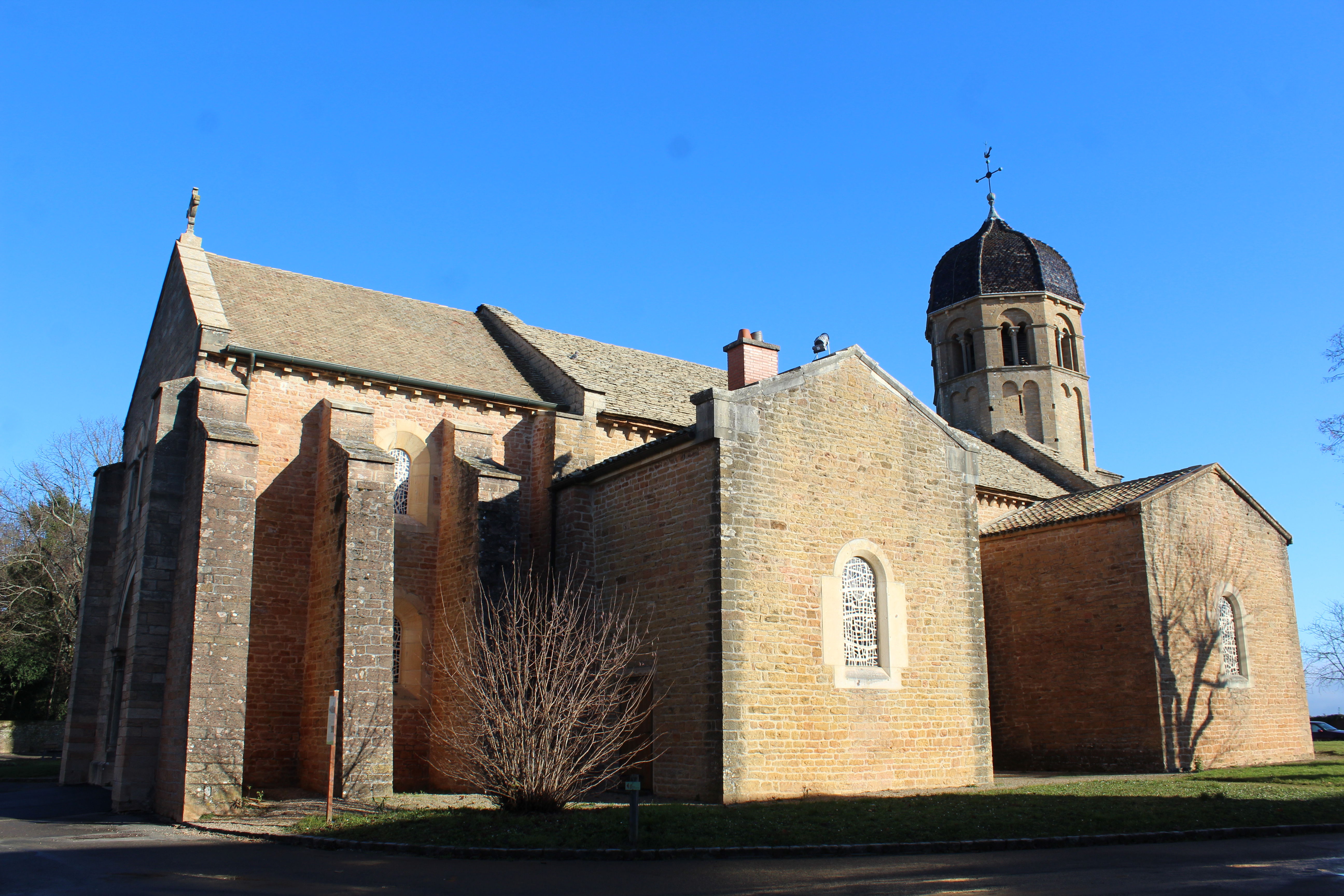 Eglise Sainte-Madeleine de Charnay-les-Macon